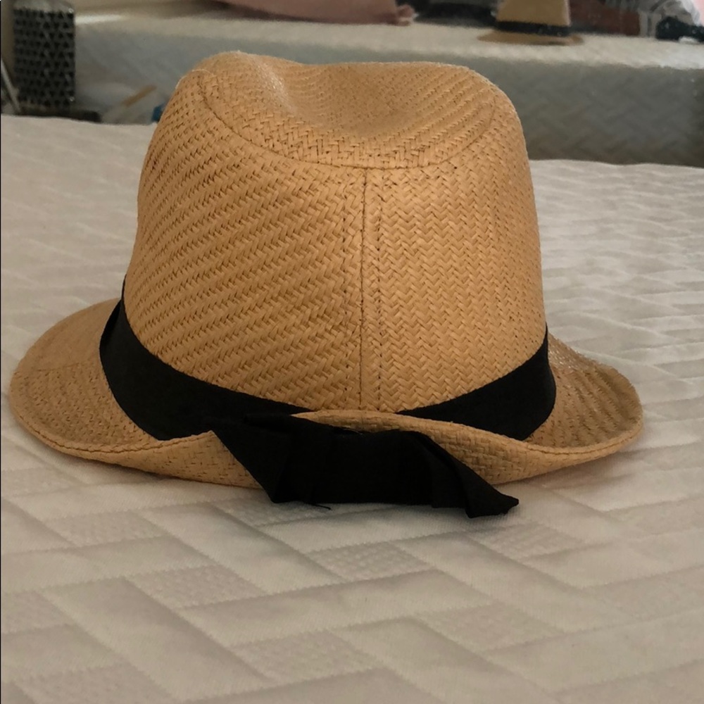 Fedora - Picture 2 of 2
